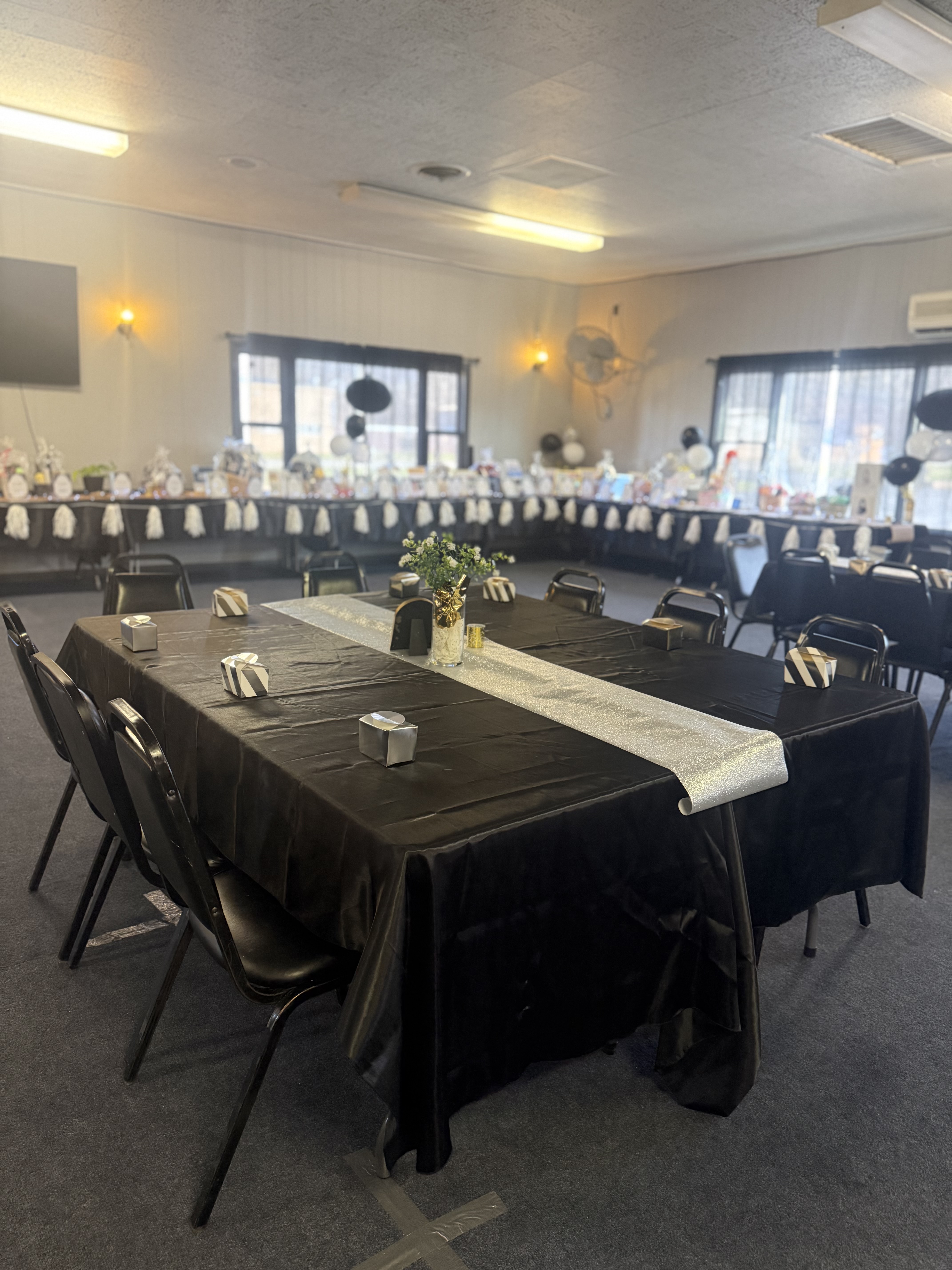 Black and Gold Party Setup